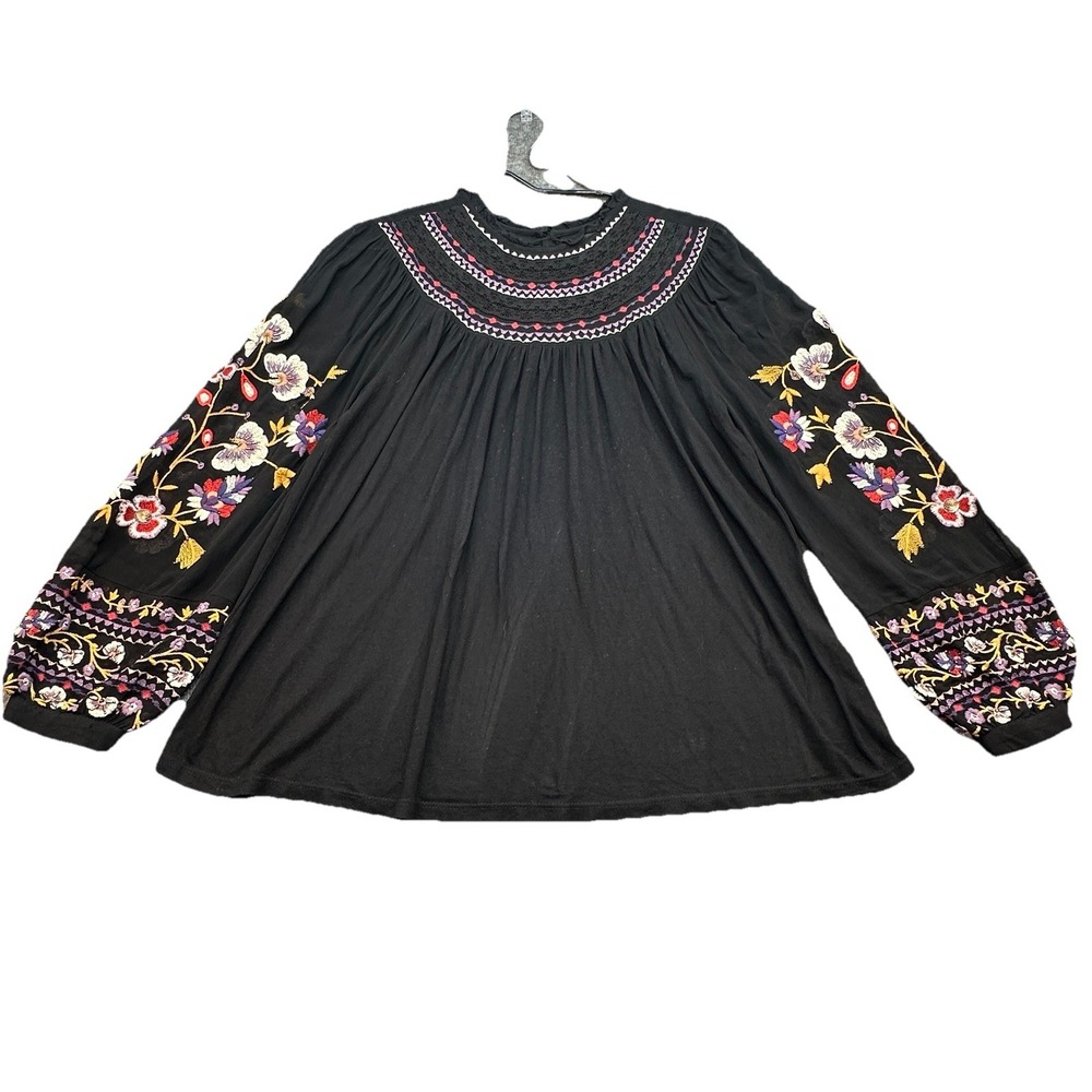 Anthropologie Akemi + Kin Louise Blouse Women's Size S Black Peasant Embroidered